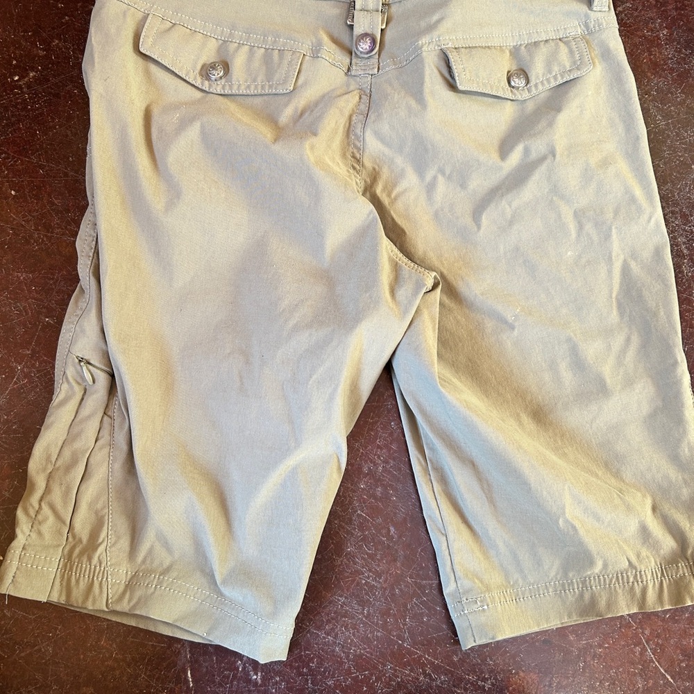 Athleta Women's Cargo Shorts in Khaki